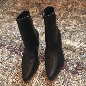 Matisse Cary Book Black Size 8